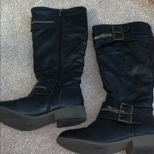 Below knee black boots